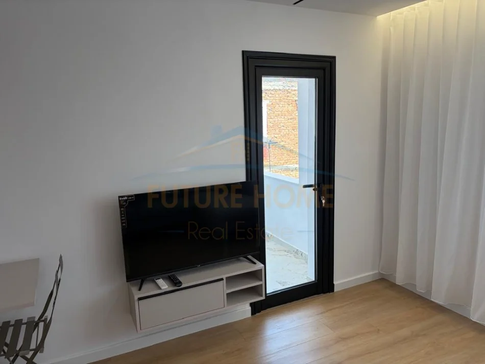 Tirane, shitet apartament 1+1 Kati 5, 49 m² 120.000 € (Rruga Asim Vokshi)