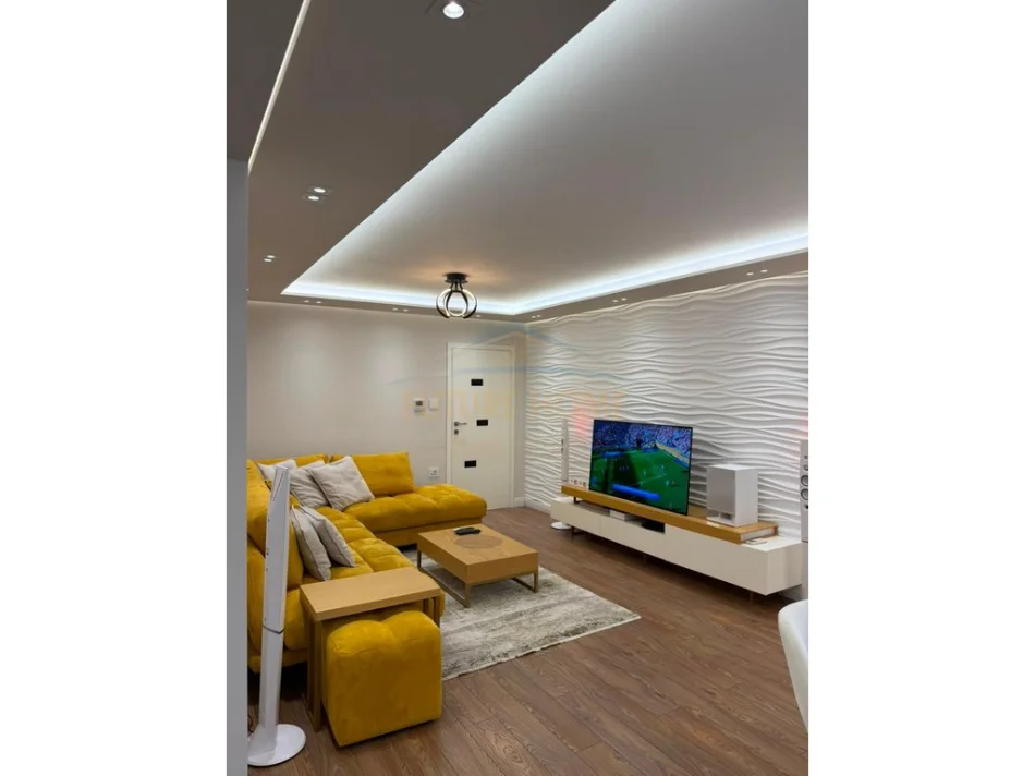 Tirane, shitet apartament 2+1 Kati 2, 106 m² 25.500.000 € (Laprake)