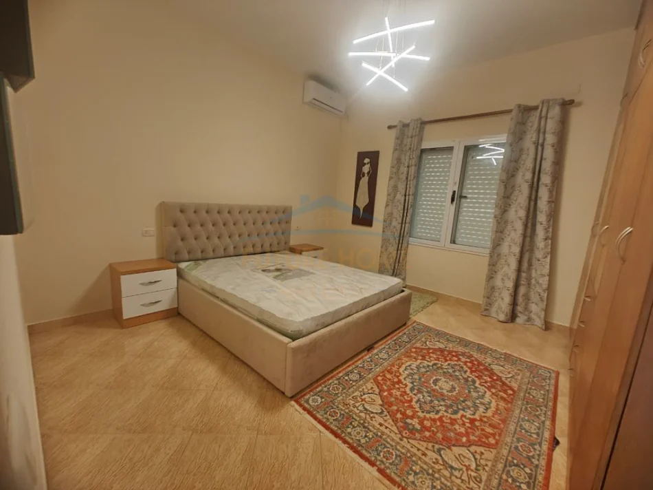 Tirane, jepet me qera apartament 2+1+Ballkon Kati 2, 120 m² 600 € (Allias)