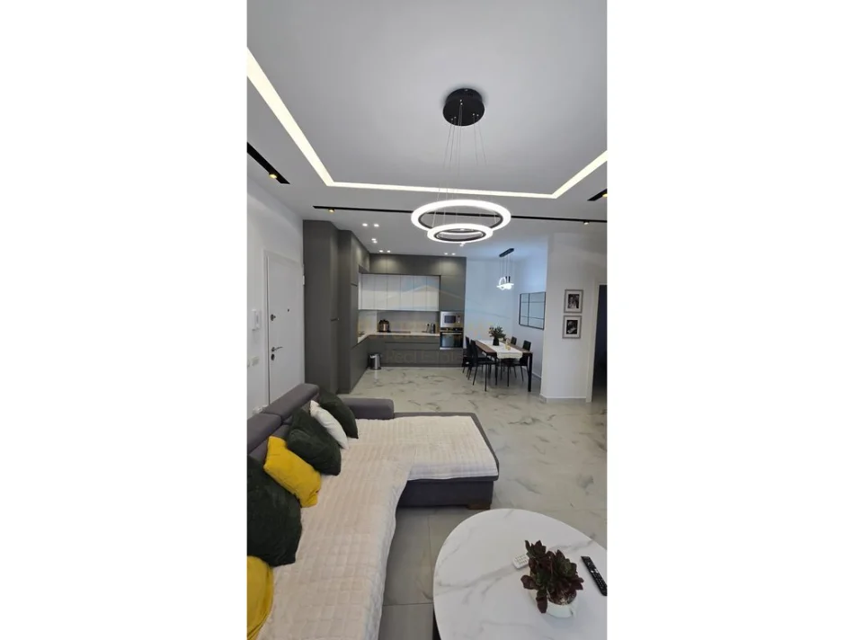 Tirane, shitet apartament 2+1+Aneks+Ballkon Kati 2, 109 m² 260.000 € (SAUK)