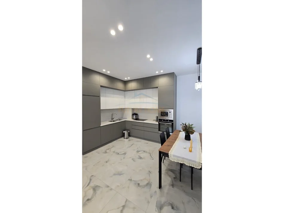 Tirane, shitet apartament 2+1+Aneks+Ballkon Kati 2, 109 m² 260.000 € (SAUK)
