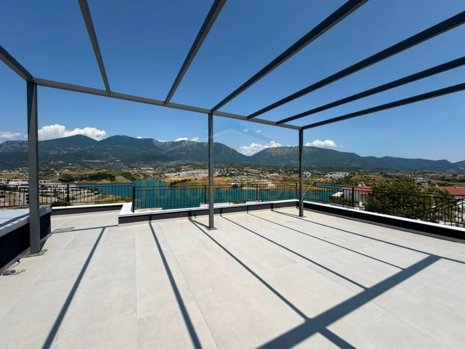 Tirane, shitet apartament 3+1+Ballkon Kati 6, 275 m² 375.000 € (Farke)