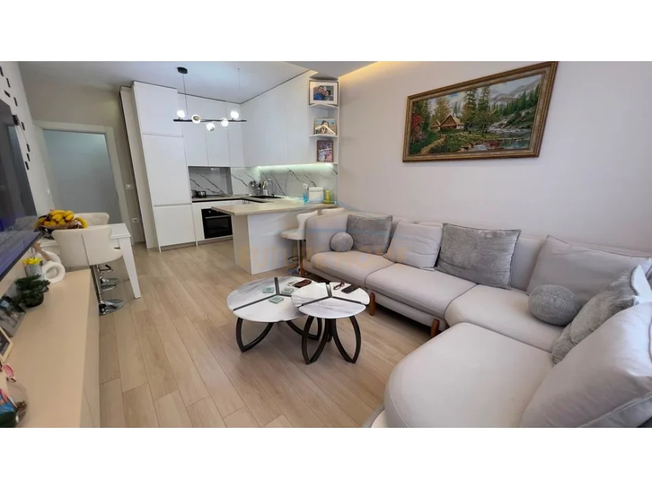 Tirane, shitet apartament 2+1 Kati 8, 104 m² 124.000 € (Kamëz,)