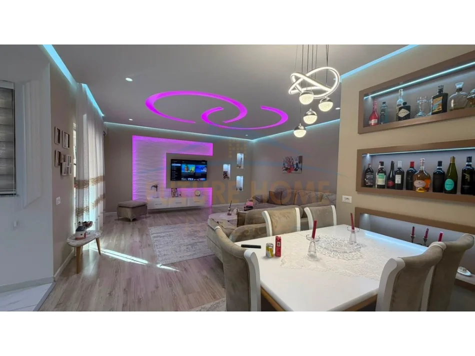 Tirane, shitet apartament 2+1 Kati 5, 118 m² 155.000 € (Unaza e Re)