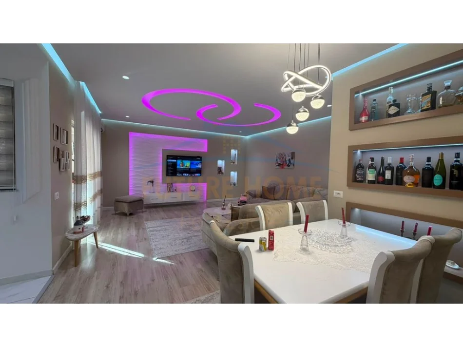 Tirane, shitet apartament 2+1 Kati 5, 119 m² 155.000 € (Unaza e re)