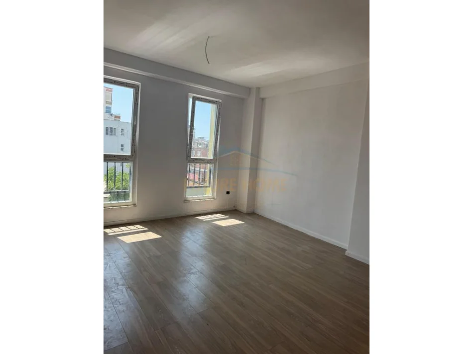 Tirane, shitet apartament 1+1 Kati 2, 62 m² 162.000 € (Shkolla Osman Myderizi)