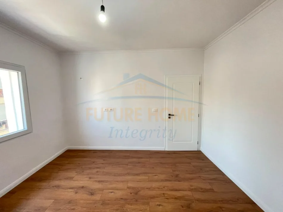 Tirane, shitet apartament 1+1 Kati 3, 60 m² 160.000 € (Shkolla e Kuqe)