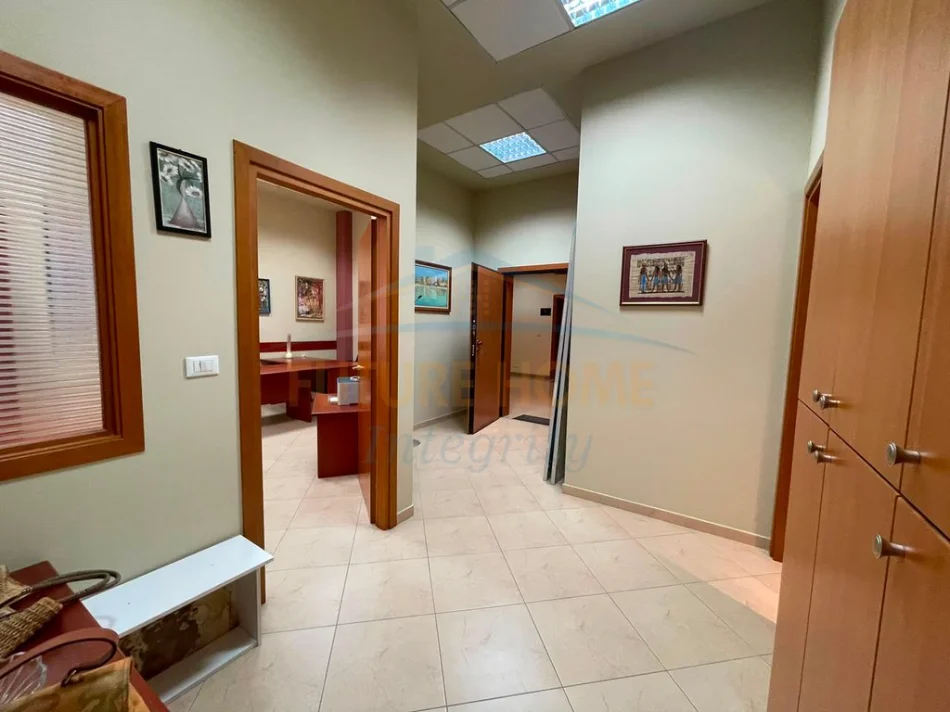 Tirane, Qera Ambient Biznesi, Kati 1, 53 m² 60.000 Lekë (Myslym Shyri)