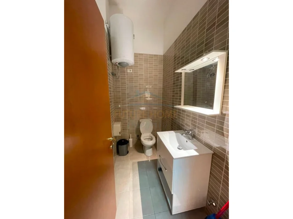 Tirane, Qera Ambient Biznesi, Kati 1, 53 m² 60.000 Lekë (Myslym Shyri)