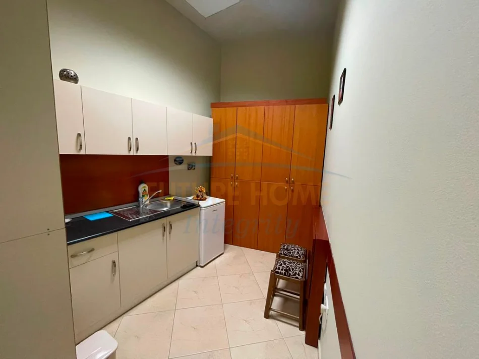 Tirane, Qera Ambient Biznesi, Kati 1, 53 m² 60.000 Lekë (Myslym Shyri)