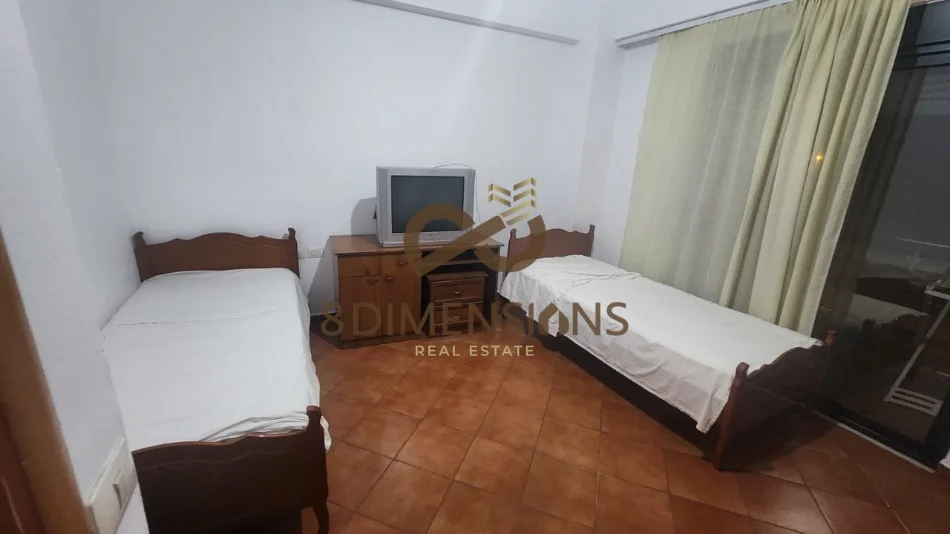 Tirane, jepet me qera apartament 2+1 Kati 1, 100 m² 500 € (pallati me shigjeta)