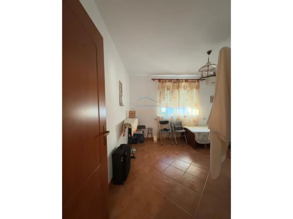 Tirane, shitet apartament 2+1 Kati 3, 72 m² 153.000 € (Ali Demi, Tiranë)