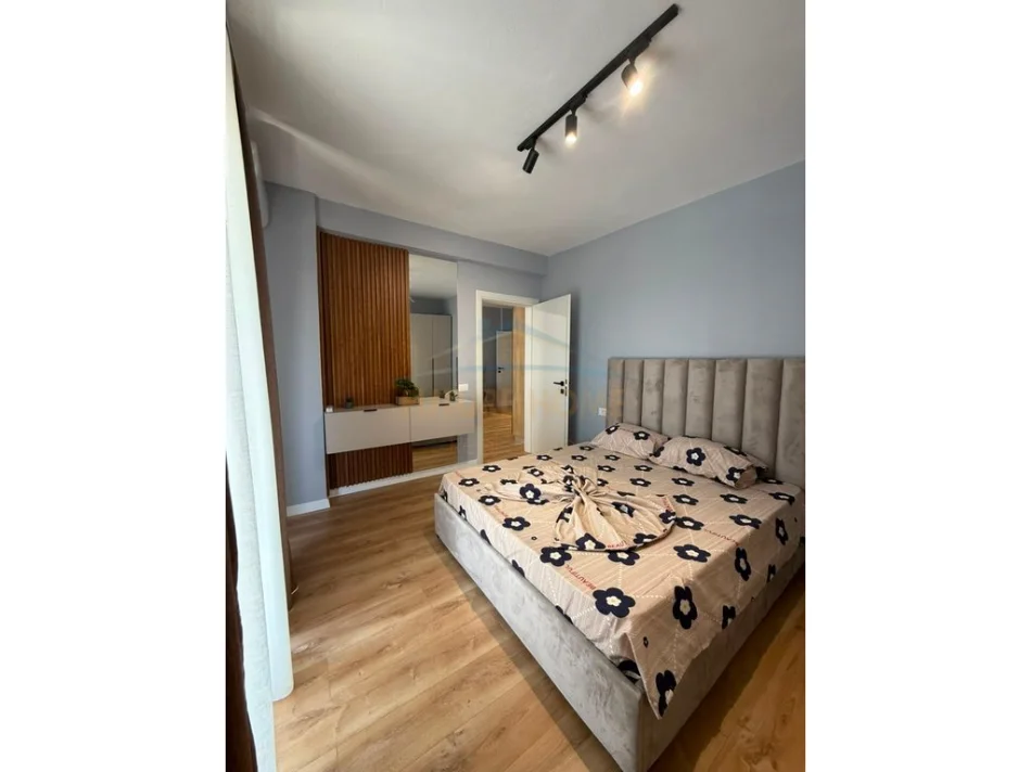 shitet apartament 1+1 Kati 5, 77 m² (PLAZH HEKURUDHA ,DURRES)