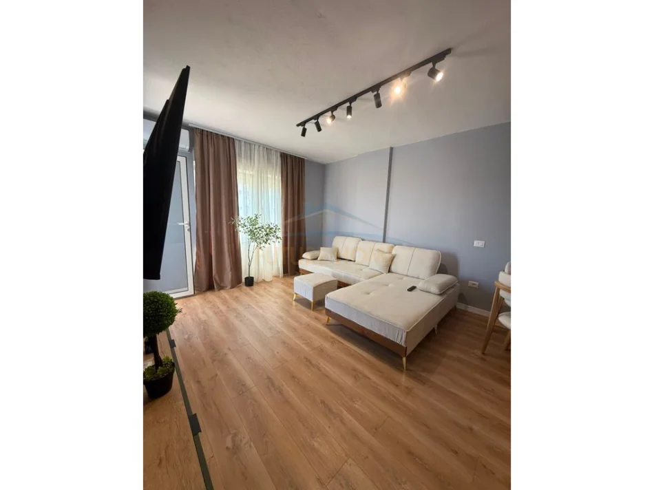 shitet apartament 1+1 Kati 5, 77 m² (PLAZH HEKURUDHA ,DURRES)
