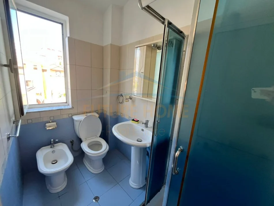 Durres, shitet apartament 2+1 Kati 3, 92 m² 120.000 € (Prane Kopeshtit Ivina, Rruga Maliq Muco)