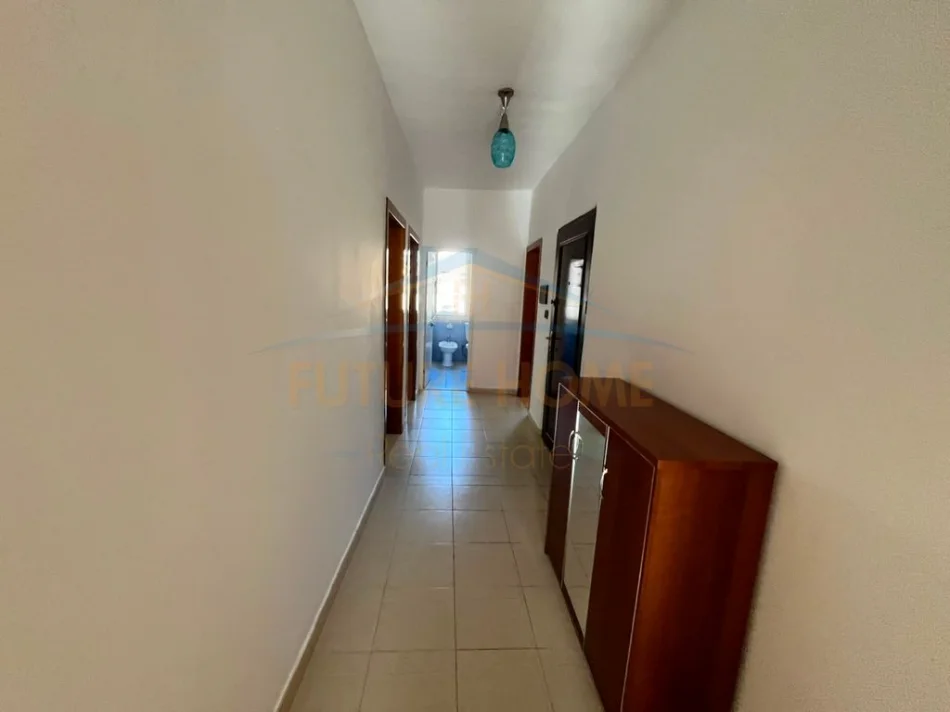 Durres, shitet apartament 2+1 Kati 3, 92 m² 120.000 € (Prane Kopeshtit Ivina, Rruga Maliq Muco)