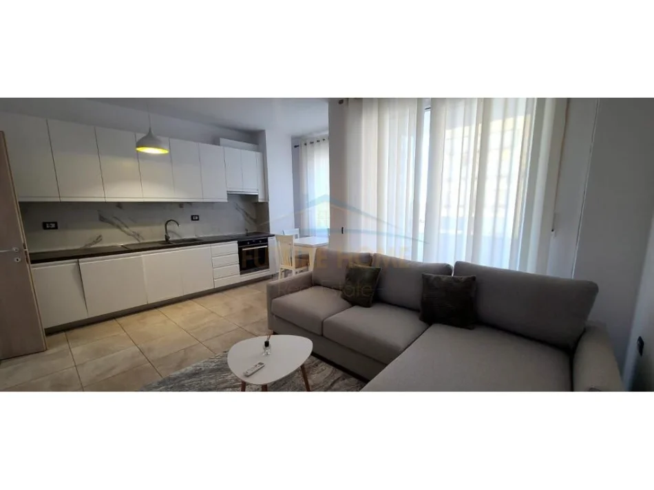 Tirane, shitet apartament 1+1 Kati 4, 66 m² 170.000 € (Kompleksi Xhura , Kinostudio)