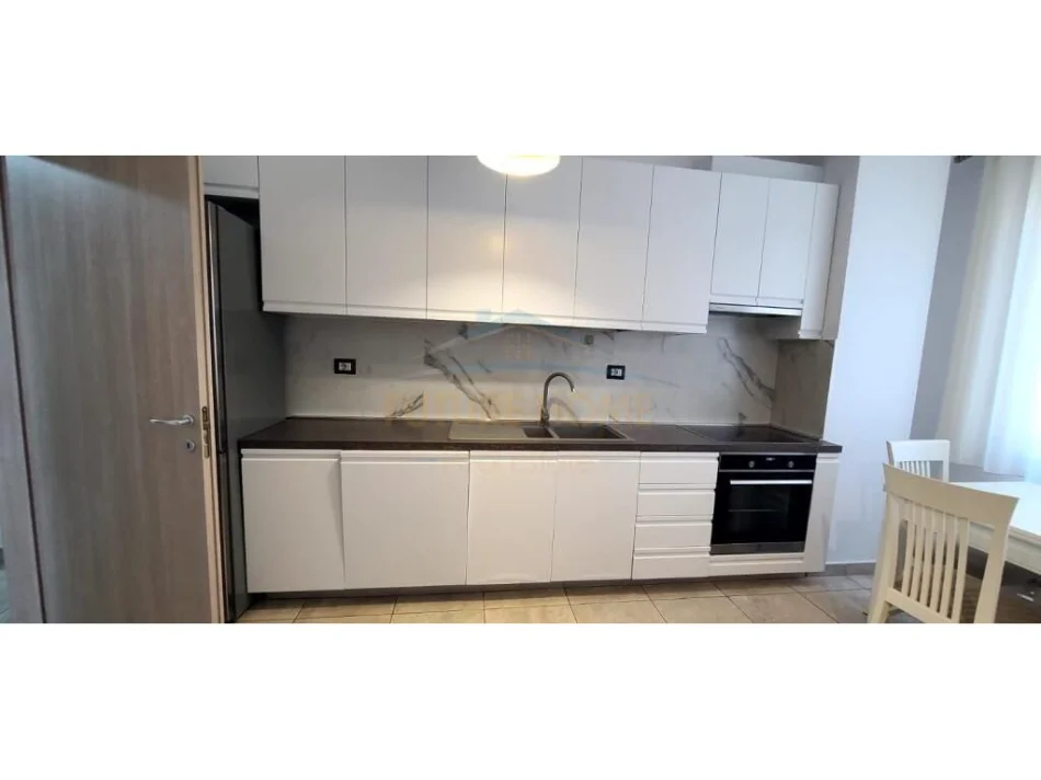 Tirane, shitet apartament 1+1 Kati 4, 74 m² 170.000 € (Kompleksi Xhura)