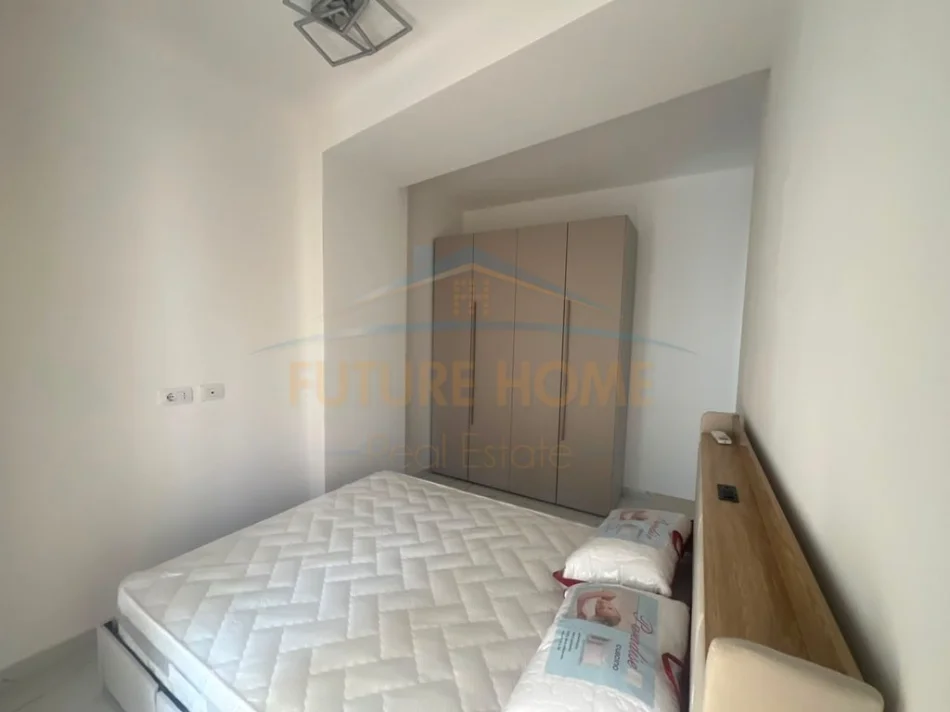 Tirane, jepet me qera apartament 2+1 Kati 2, 107 m² 750 € 