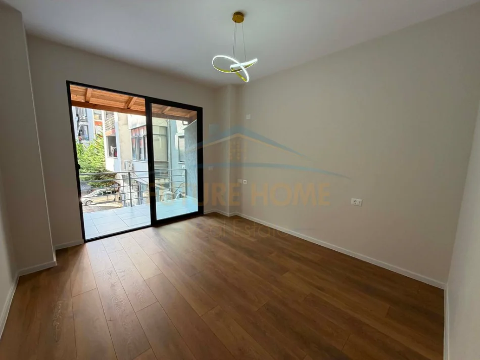 Tirane, shitet apartament 1+1+Ballkon Kati 1, 67 m² (Unaza e Re)