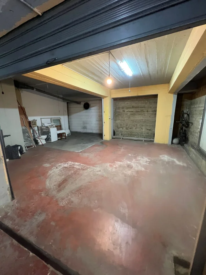 Tirane, shitet garazh | post parkimi Kati -1, 313 m² (Prane rrethit te Astirit)
