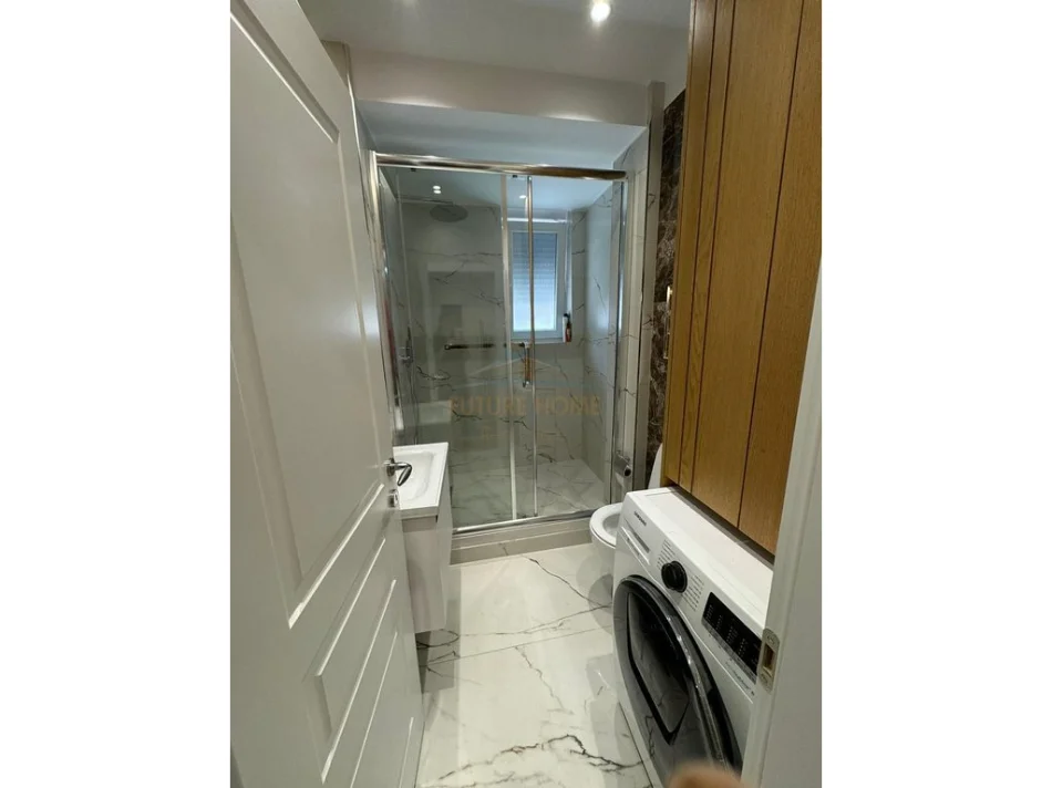 Tirane, jepet me qera apartament 1+1 Kati 0, 54 m² 600 € (Irfan Tomini)