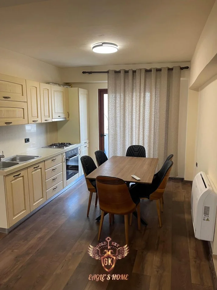 Durres, jepet me qera apartament 3+1+Ballkon Kati 1, (Flagship Center,Lagja 4)