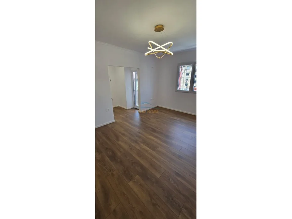 Tirane, shitet apartament 1+1 Kati 3, 59 m² 140.000 € (Rruga e Kavajes)