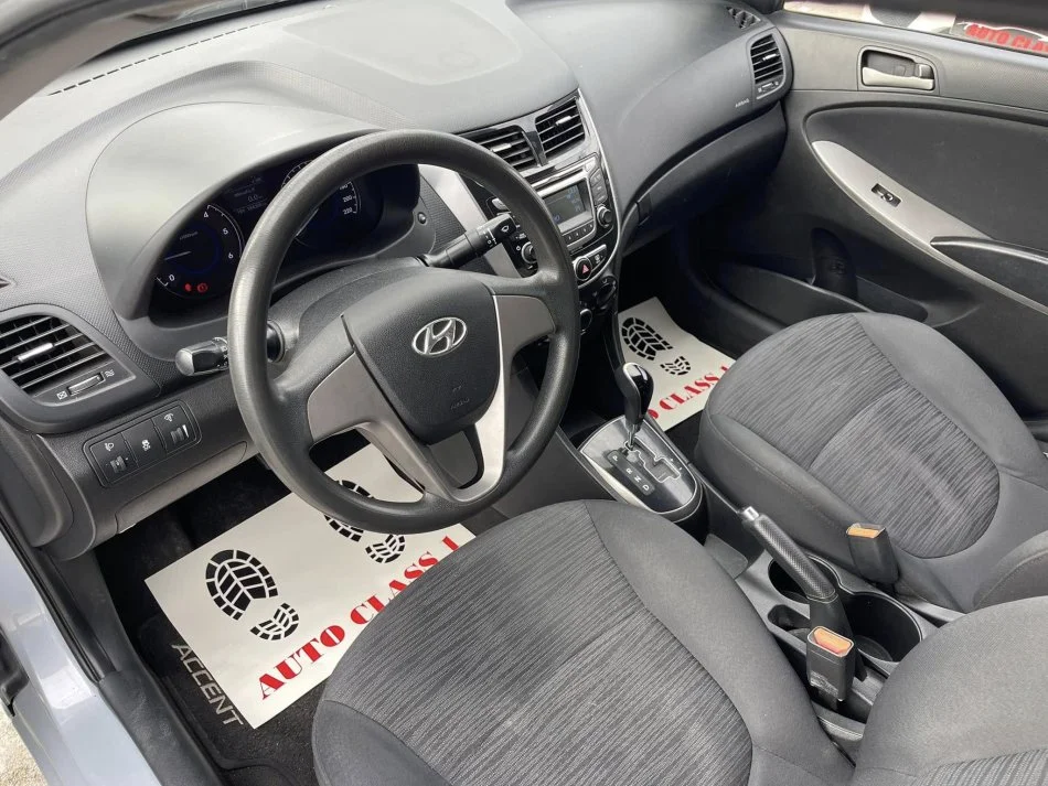 Tirane, shes makine HYUNDAI ACCENT Nafte, blu e hapur automatik Klima 184.000 km 5.790 €