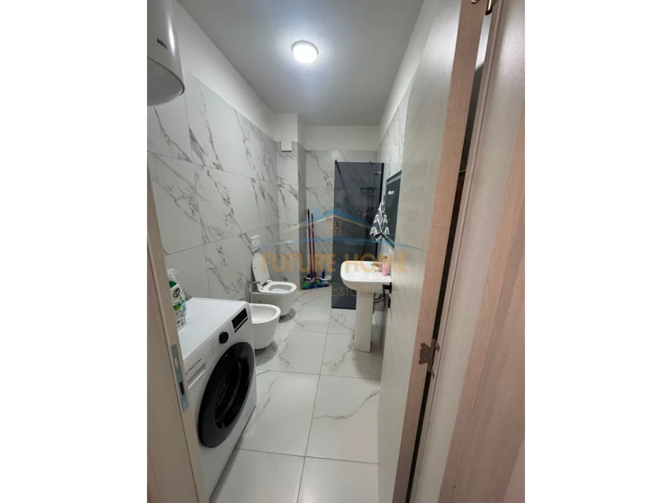 Tirane, jepet me qera apartament 2+1 Kati 5, 88 m² 550 € (paskuqan)
