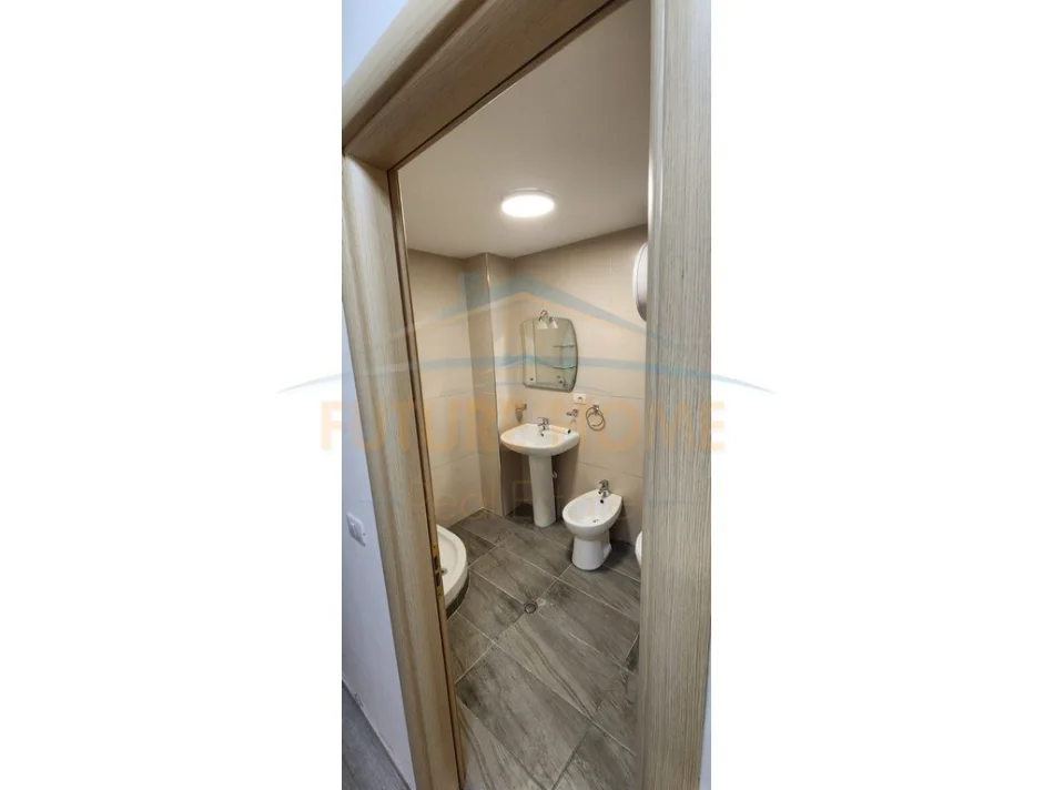 Tirane, jepet me qera apartament 2+1 Kati 4, 100 m² 700 € (Kopshti Zoologjik, Tiranë.)