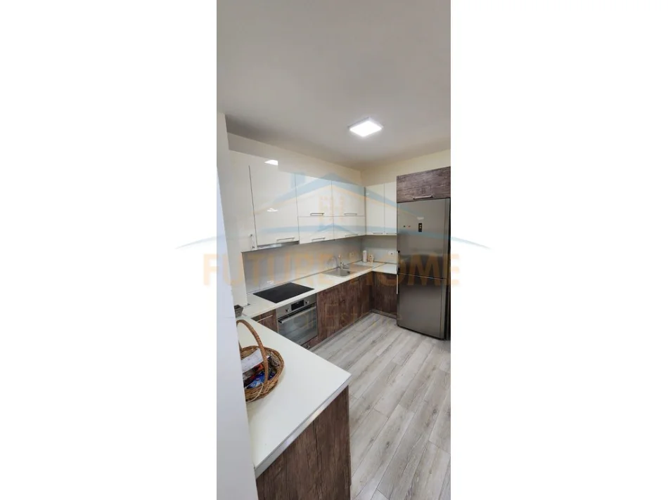 Tirane, jepet me qera apartament 2+1 Kati 4, 100 m² 700 € (Kopshti Zoologjik, Tiranë.)