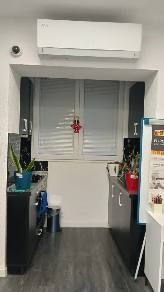 QERA ,AMBIENT BIZNESI 2+1,PRANE SHKOLLES SABAUDIN GABRANI