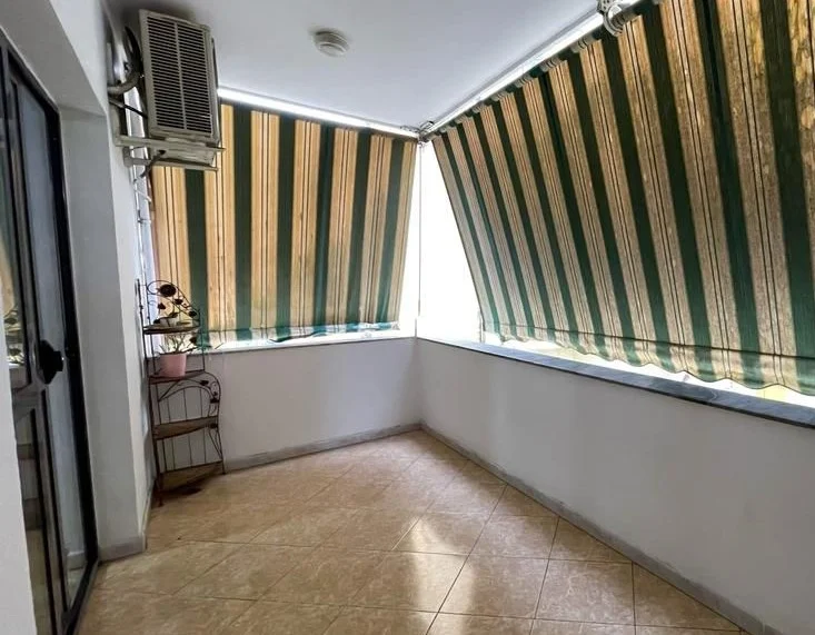 Tirane, jepet me qera apartament 2+1+Ballkon Kati 4, 102 m² 750 € (KOMUNA E PARISIT)