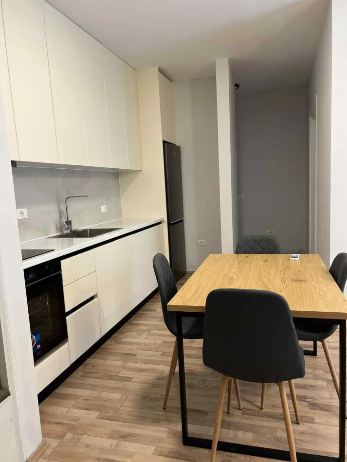Tirane, jepet me qera apartament 2+1+Ballkon Kati 2, 106 m² 750 € (FIORI DI BOSKO)