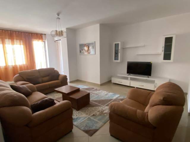 Tirane, jepet me qera apartament 2+1+BLK Kati 4, 90 m² 600 Euro (prane Vodafonit)