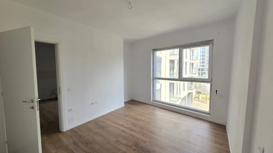 Tirane, shitet apartament 2+1+Ballkon Kati 2, 111 m² 192.000 € 