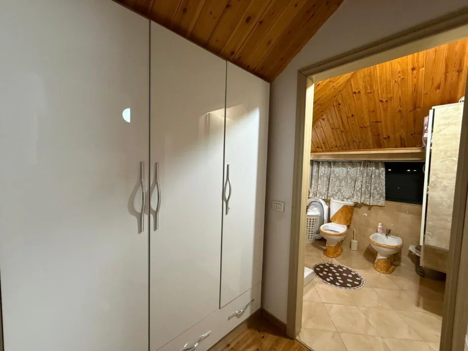 Tirane, shitet apartament duplex 3+1+Ballkon Kati 7, 373 m² 275.000 € (fresku) 530581008-81