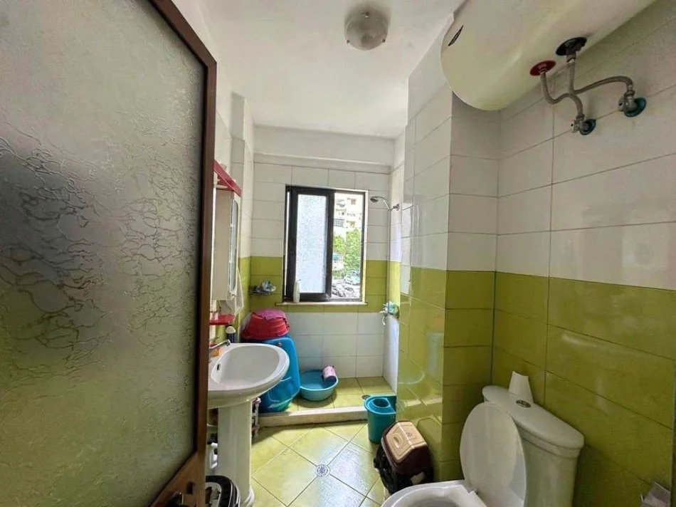 Tirane, shitet apartament 1+1 Kati 2, 78 m² 120.000 € 