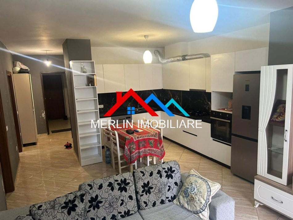 Shqiperi, jepet me qera apartament 2+1+Ballkon Kati 2, 110 m² 500 € (RRUGA SOKRAT MIHO,ASTIR)