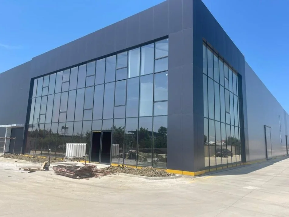 Durres, shitet magazine Kati 0, 4.000 m² (Fllake)