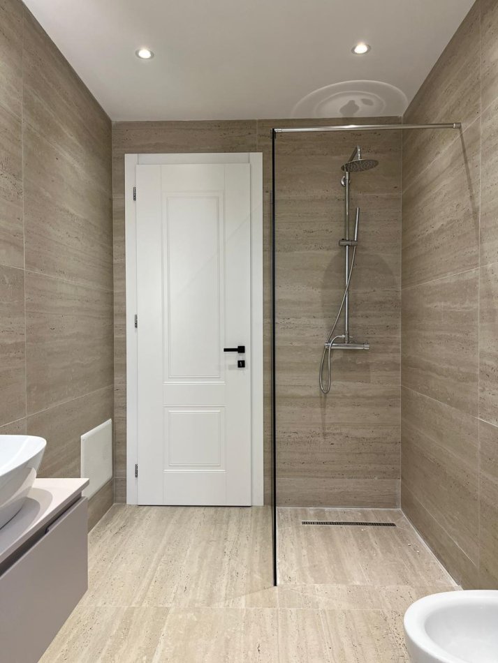 Tirane, jepet me qera zyre Kati 2, 116 m² (Bllok)