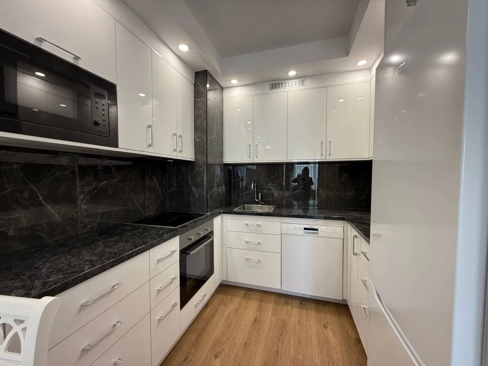 Tirane, shitet apartament 1+1+Ballkon Kati 7, 106 m² 99.000 € (ALI DEMI)   UNA50298