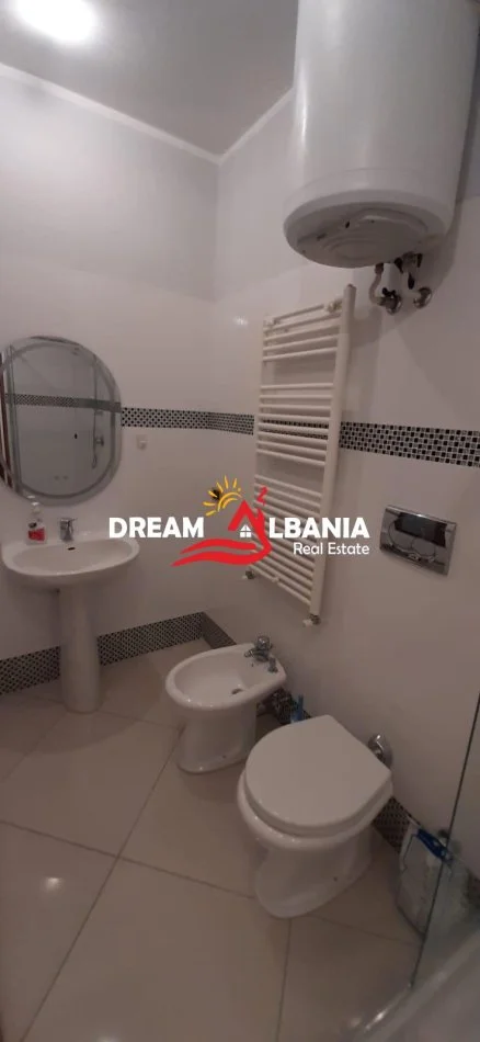 Tirane, jepet me qera apartament 1+1 Kati 2, 80 m² 450 € (ne Kinostudio, prane “Kopshtit Lala”)