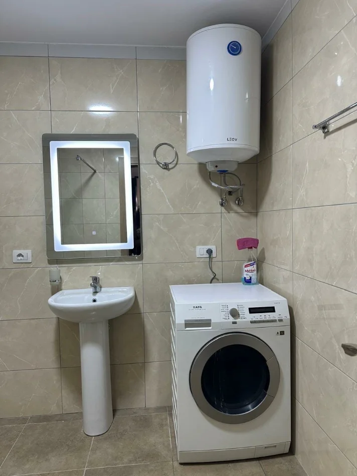 Tirane, jepet me qera apartament 1+1 Kati 2, 78 m² 420 € (5 Maji)