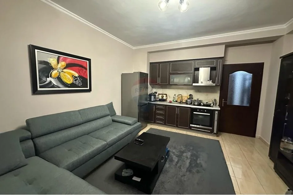 Tirane, jepet me qera apartament , 70 m² 550 € (Selvia)