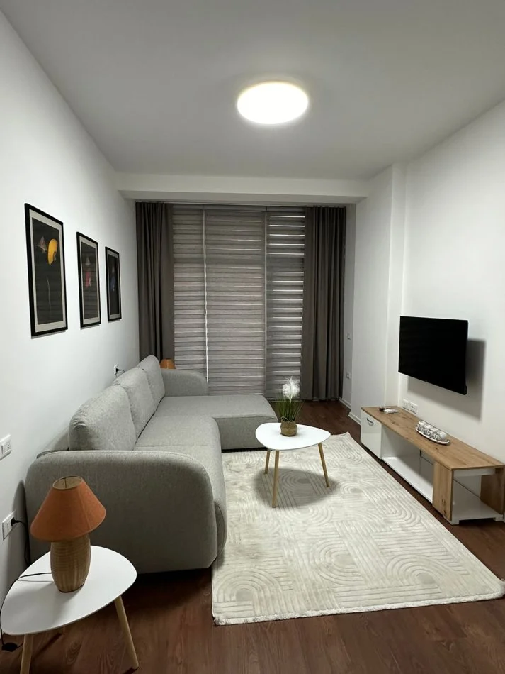 Tirane, jepet me qera apartament 2+1+Ballkon Kati 2, 100 m² 1.200 € (KOMUNA E PARISIT KIKA2)