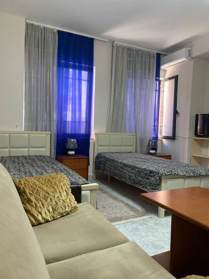 Tirane, jepet me qera garsonier Kati 1, 40 m² 400 € (VASIL SHANTO)