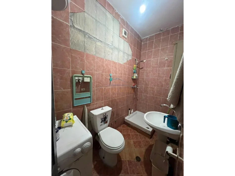 Shitet, Apartament 2+1+2, Rruga 5 Maj, Tirane 0696069906