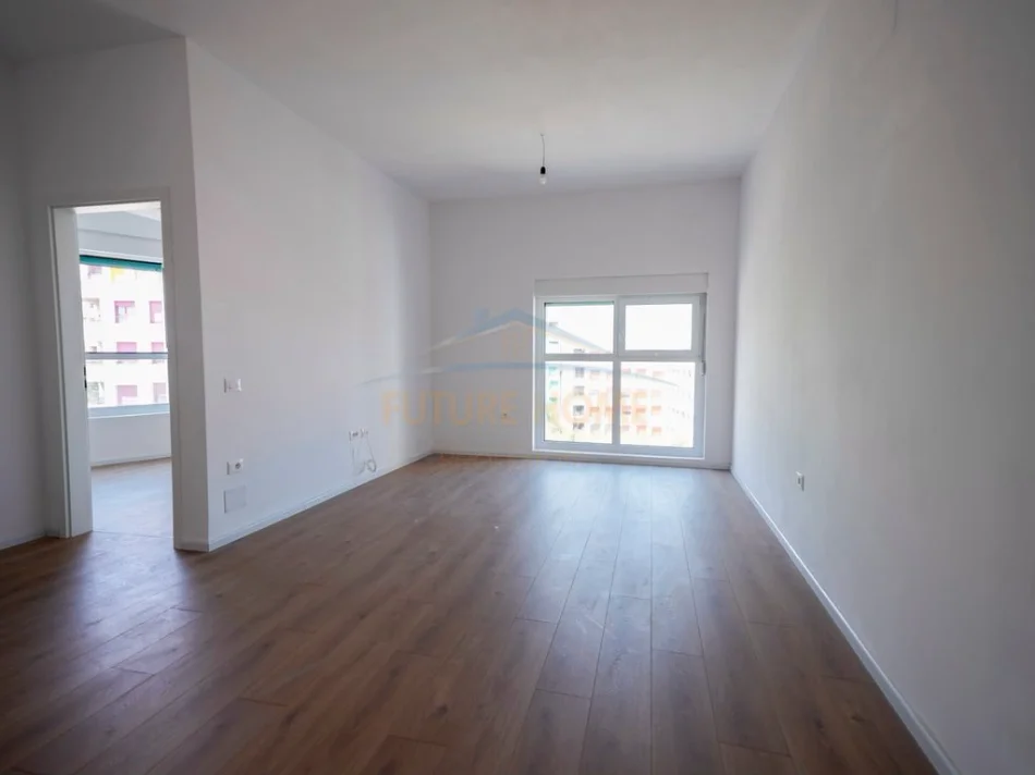 Tirane, shitet apartament 1+1+Ballkon Kati 5, 64 m² 96.000 € (ALI DEMI KOMPLEKSI KAIMI)